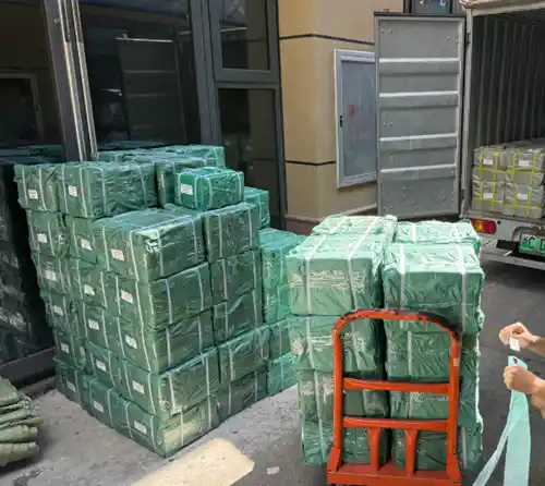 کسٹمر کیبنٹ ہارڈ ویئر آرڈر پیک اور شپمنٹ کے لیے تیار ہے۔